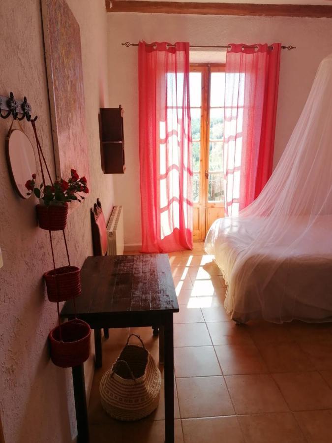 Affittacamere Maset Del Garraf Olesa de Bonesvalls Esterno foto